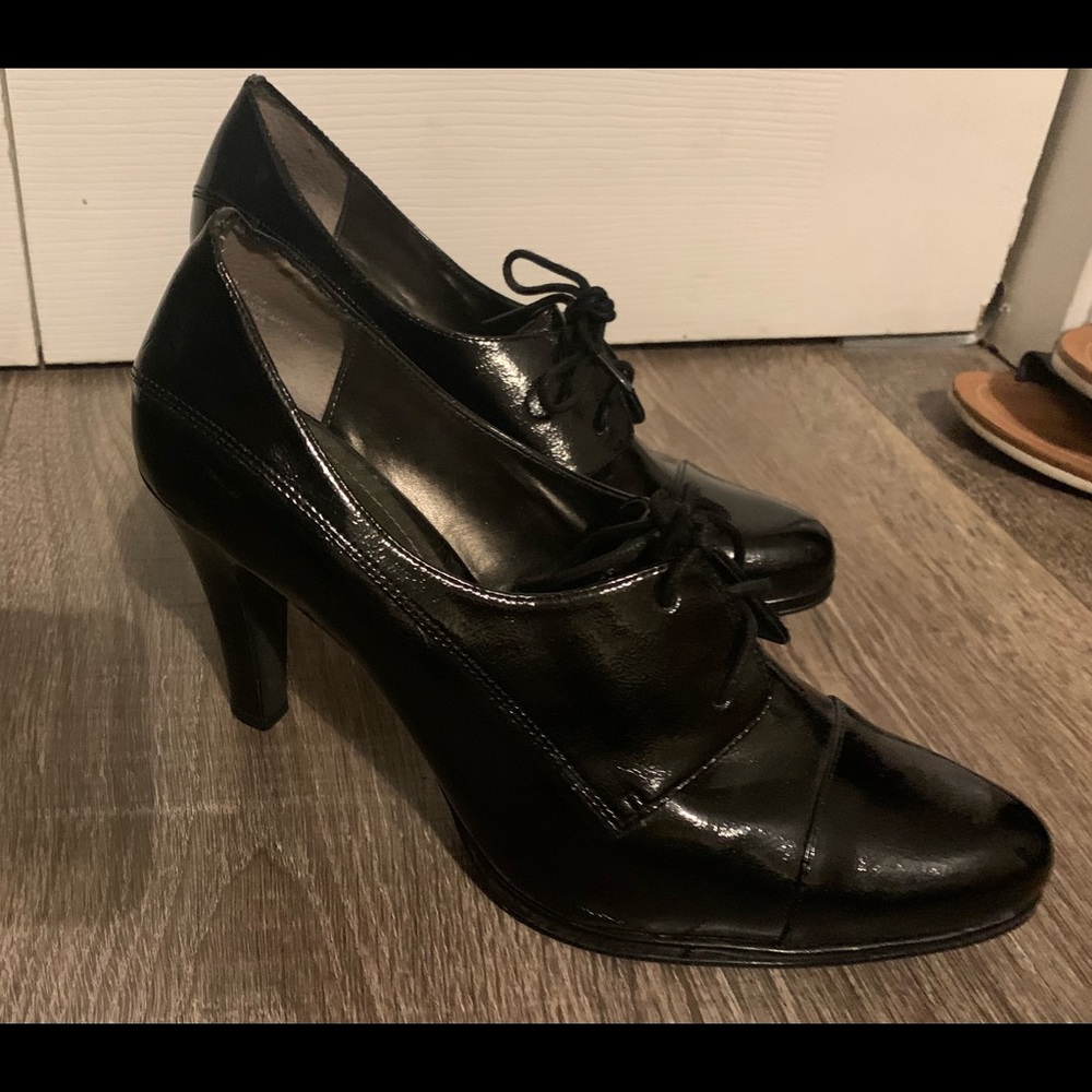 COPY - Victor Alfaro , Black Patent Lace Up Dress Shoes, Size 7, Good Condition